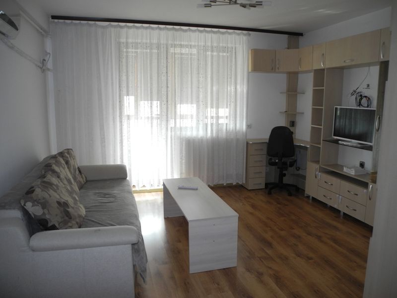 Berceni, semistradal, 5 min. metrou si piata, parcare inclusa