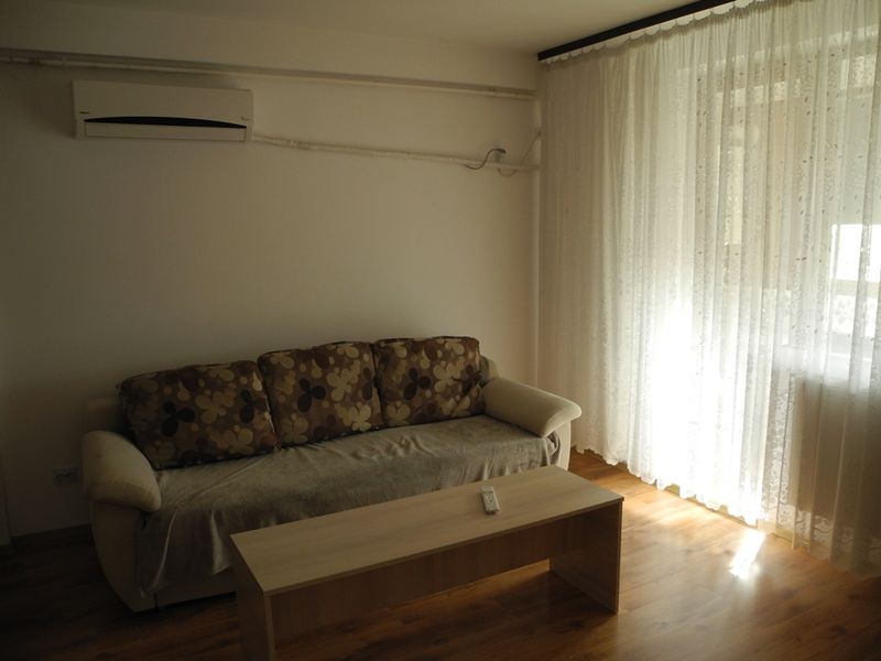 Berceni, semistradal, 5 min. metrou si piata, parcare inclusa