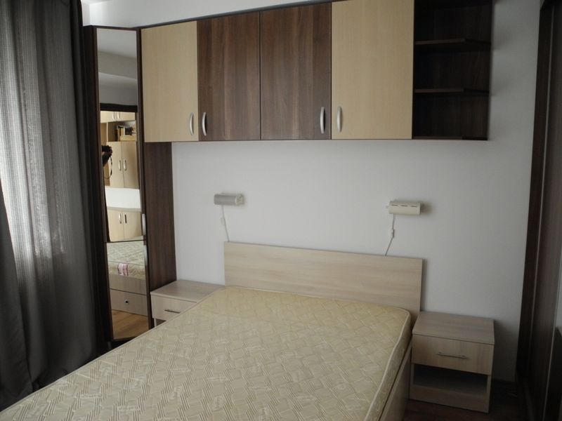 Berceni, semistradal, 5 min. metrou si piata, parcare inclusa