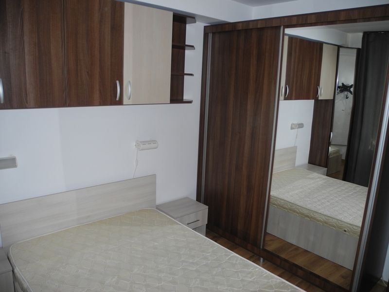 Berceni, semistradal, 5 min. metrou si piata, parcare inclusa